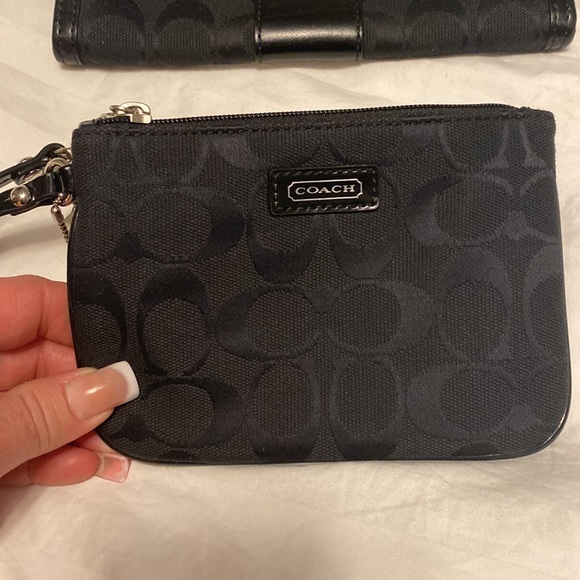 Authentic coach wallets - Picture 2 of 6